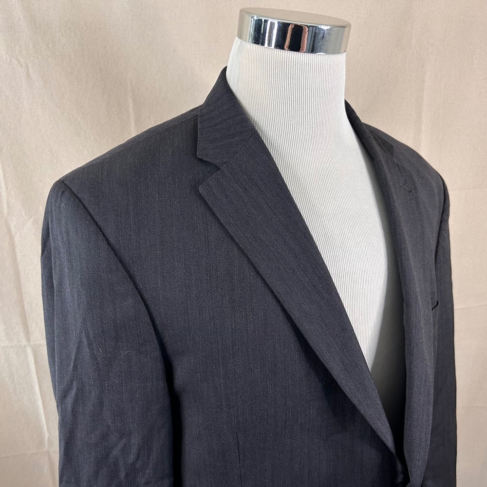 Jos. A. Bank 44S Sport Coat 100% Wool Grey Herringbone Two Button Double Vented